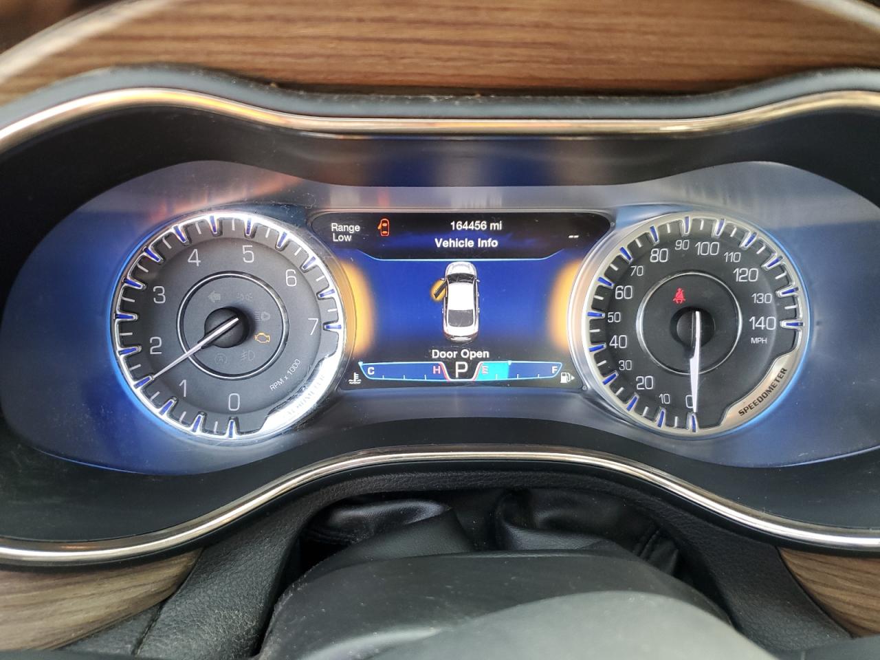 2015 Chrysler 200 C VIN: 1C3CCCEG0FN624330 Lot: 92374185