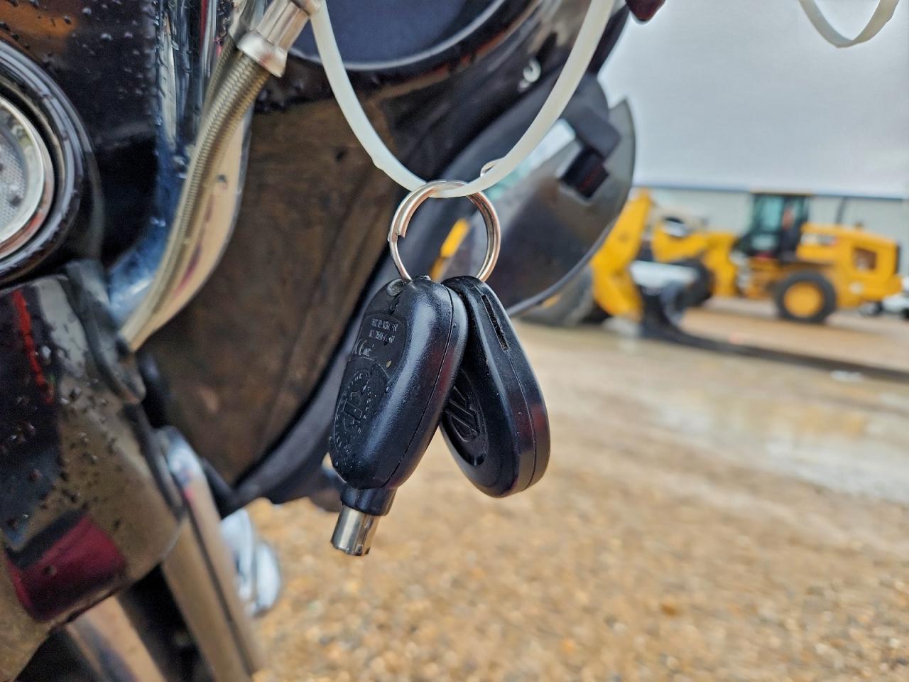 2011 Harley-Davidson Flhtcuse6 VIN: 1HD1PR819BB953779 Lot: 94521485