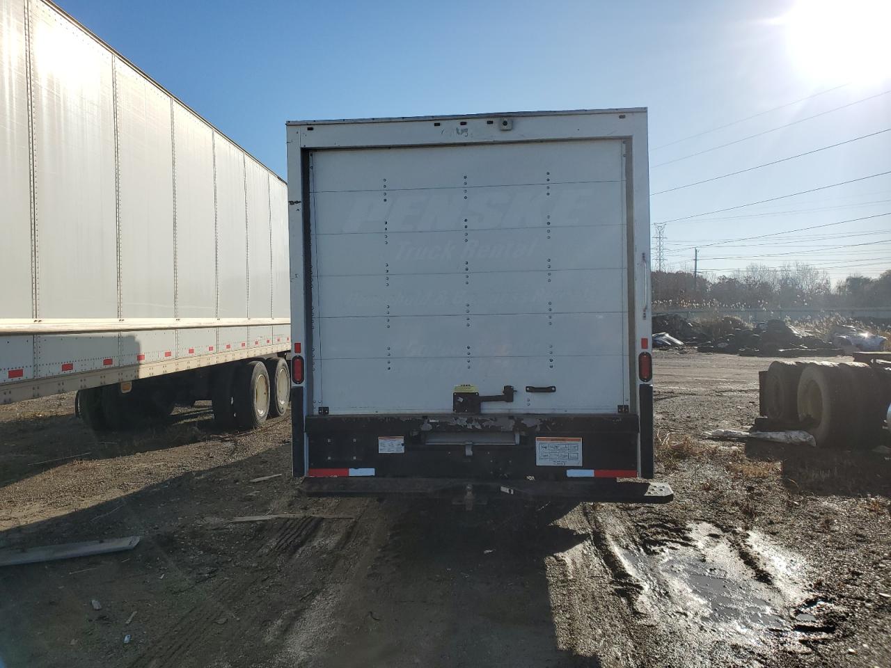 2023 Ford Econoline - Box Truck VIN: 1FDWE3FNXPDD10848 Lot: 92687145