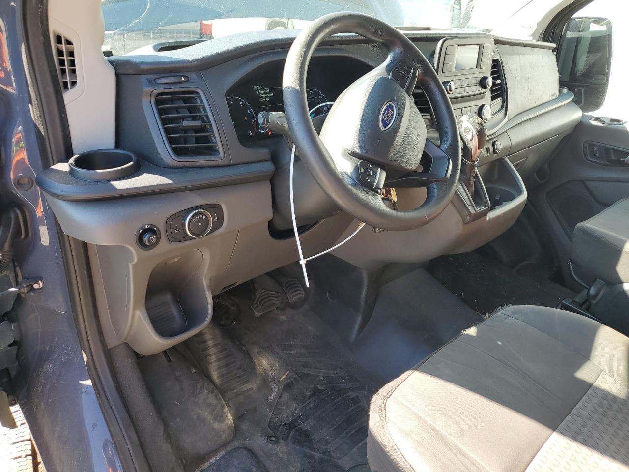 2020 Ford Transit Delivery Van VIN: 1FTBR3X82LKB04123 Lot: 90231525