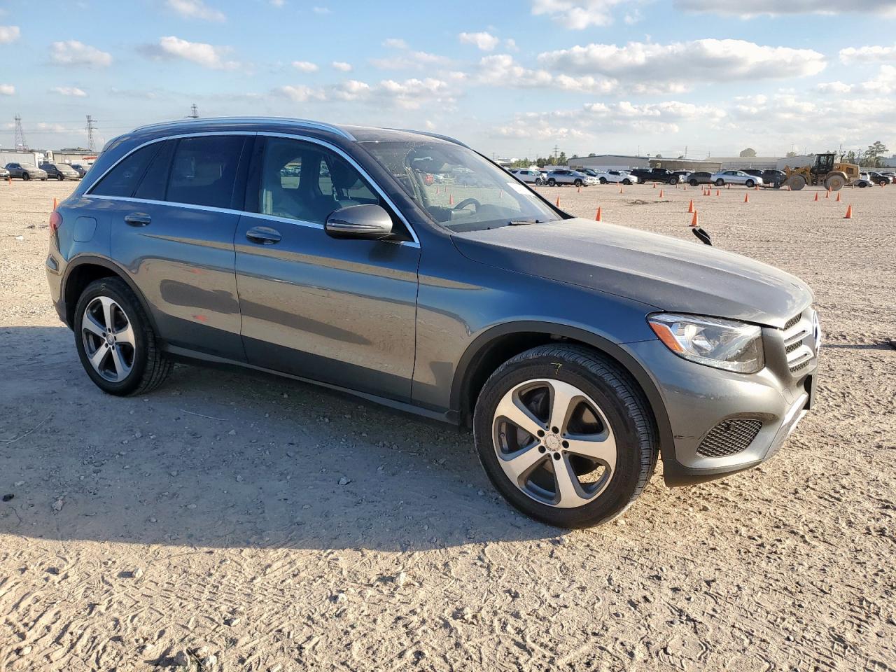 Фото: WDC0G4JB2HF138628