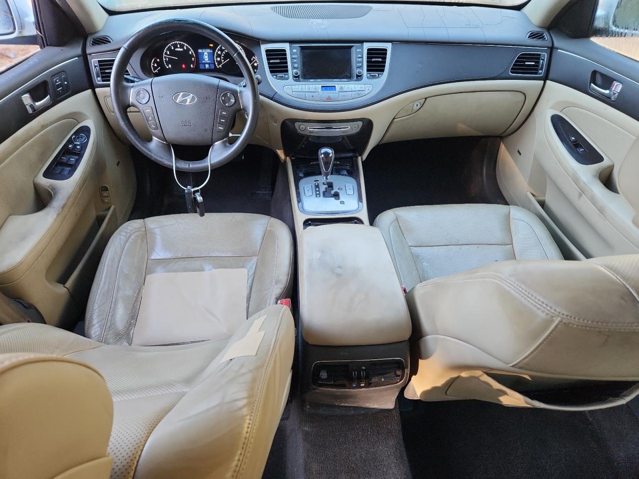 2011 Hyundai Genesis 3.8L VIN: KMHGC4DE9BU117568 Lot: 89796805