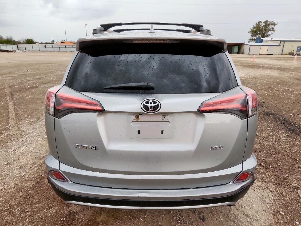 2017 Toyota Rav4 Xle VIN: 2T3WFREV2HW355339 Lot: 93076405