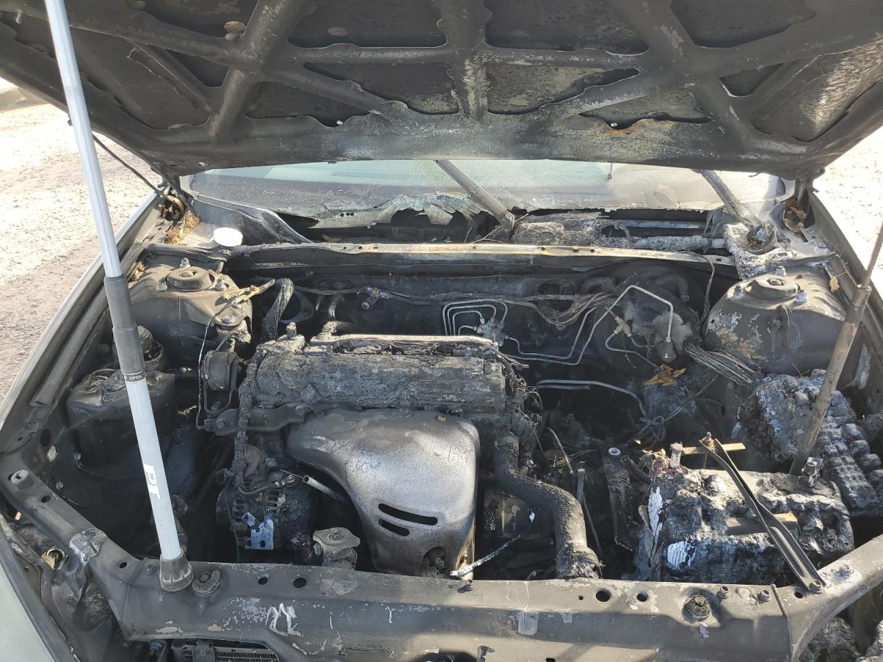 2004 Toyota Camry Le VIN: 4T1BE32KX4U319667 Lot: 91806925