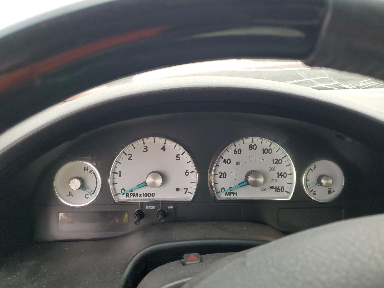 2004 Ford Thunderbird VIN: 1FAHP60A84Y100385 Lot: 91617165