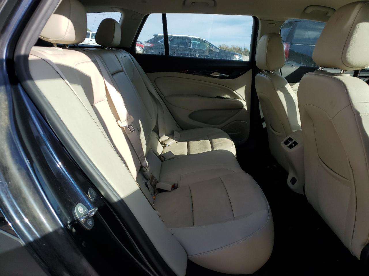 2019 Buick Regal Tourx Essence VIN: W04GV8SX5K1031325 Lot: 92182275