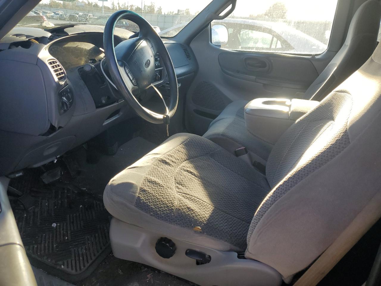 1999 Ford F150 VIN: 1FTZX1727XNA86923 Lot: 92277975