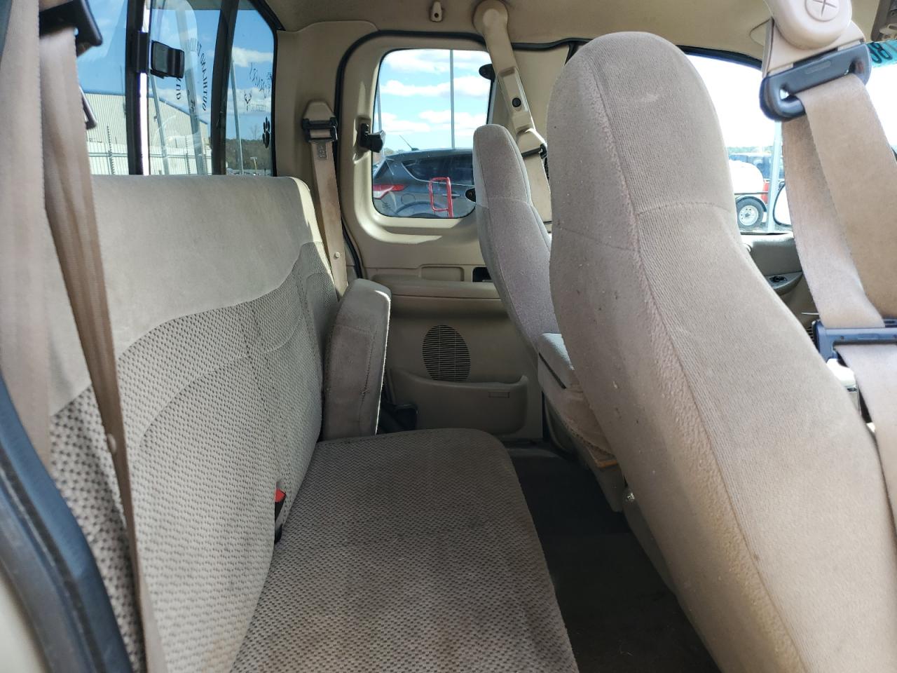 2000 Ford F150 VIN: 1FTRX17L5YNA26777 Lot: 91786975