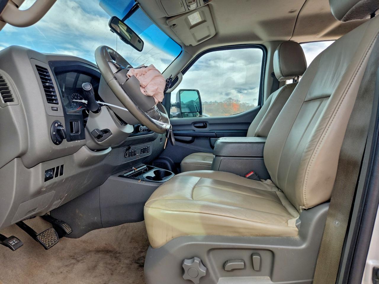 2015 Nissan Nv 3500 S VIN: 5BZAF0AA2FN852954 Lot: 94103515