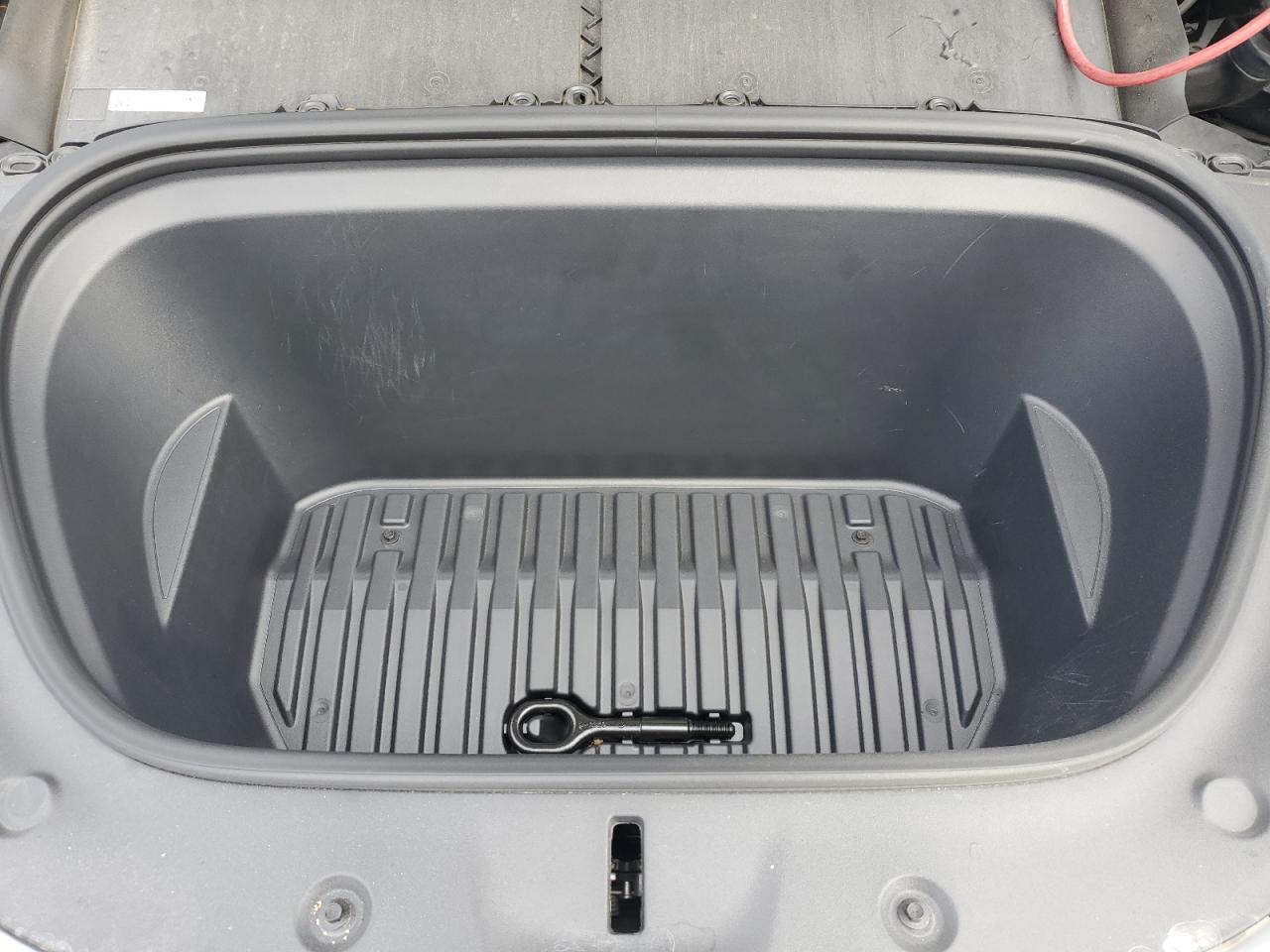 2024 Tesla Model Y VIN: 7SAYGDEF2RF040813 Lot: 93454935