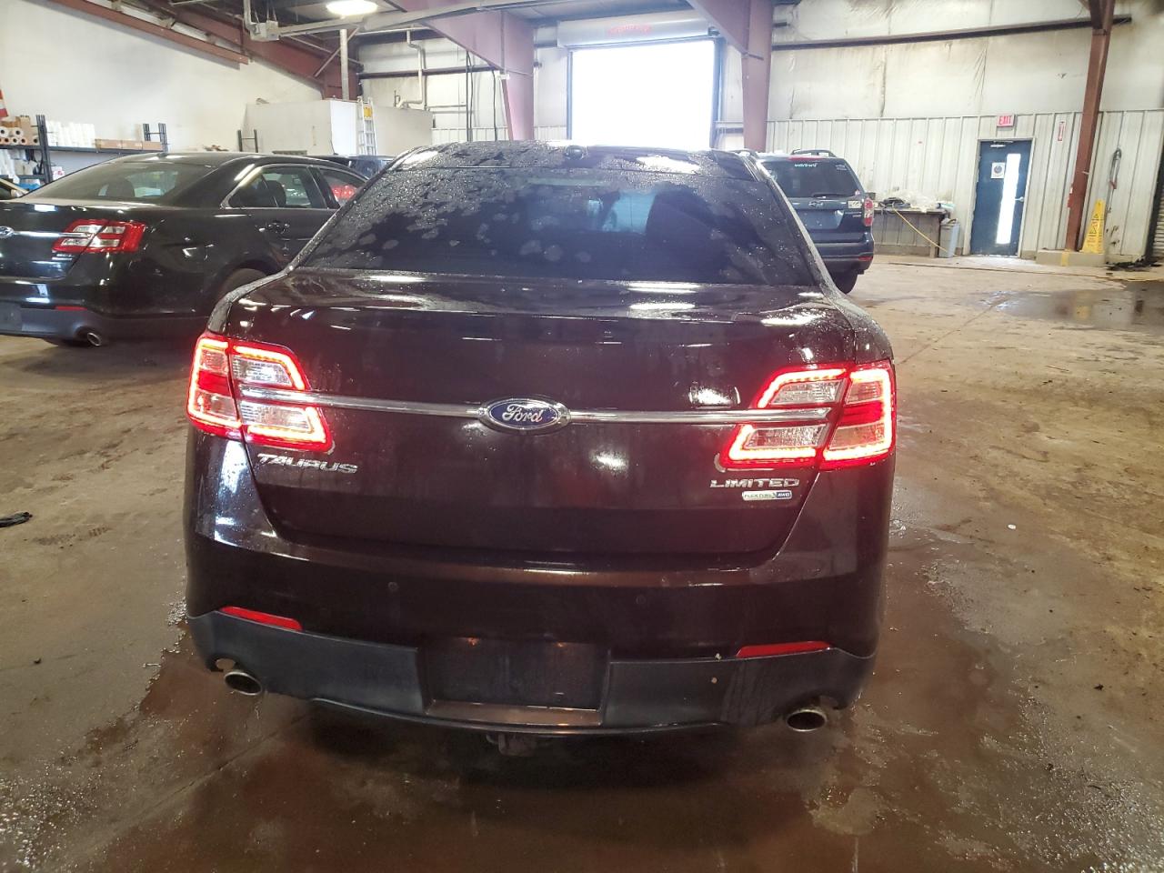 2014 Ford Taurus Limited VIN: 1FAHP2J8XEG135392 Lot: 90581855