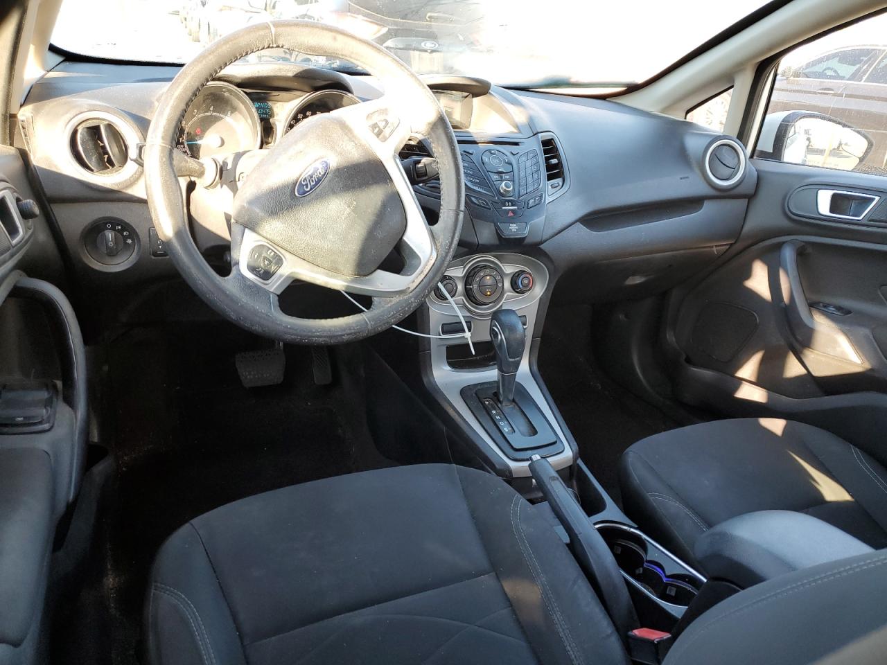 2015 Ford Fiesta Se VIN: 3FADP4BJXFM221207 Lot: 90922215