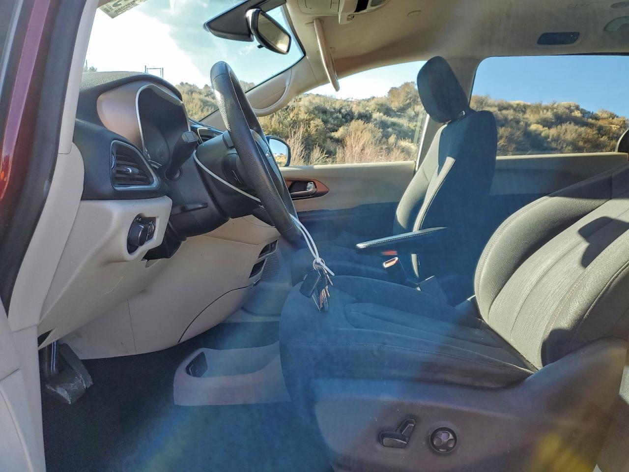 2017 Chrysler Pacifica Lx VIN: 2C4RC1CG3HR509143 Lot: 93694875