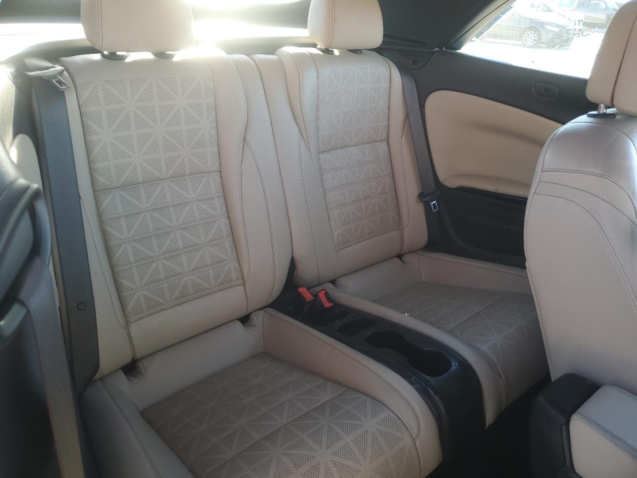 2017 Buick Cascada Premium VIN: W04WH3N5XHG147934 Lot: 92510555