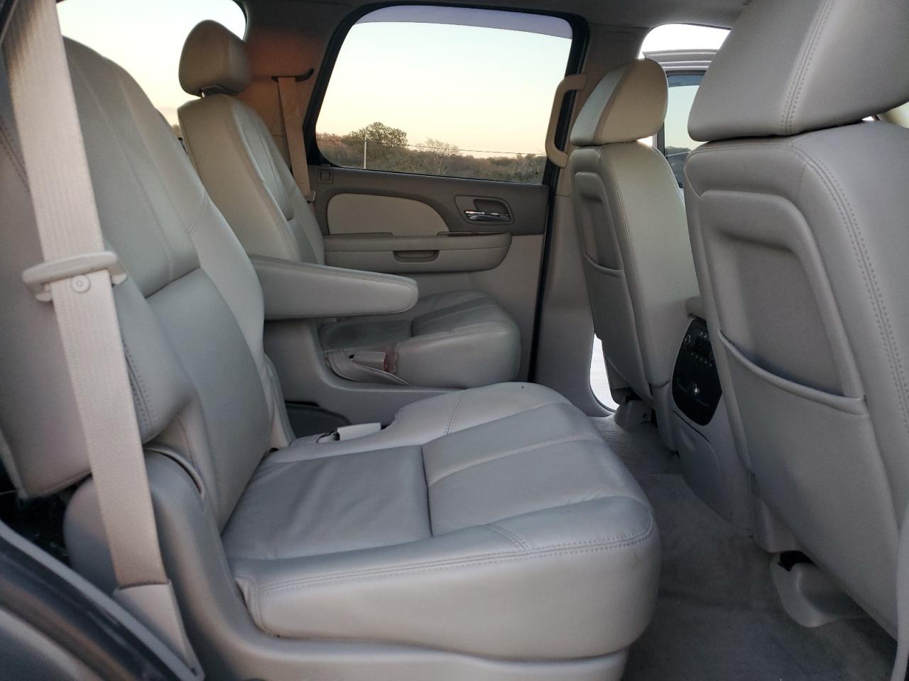 2008 GMC Yukon VIN: 1GKFK13088J197161 Lot: 92386265