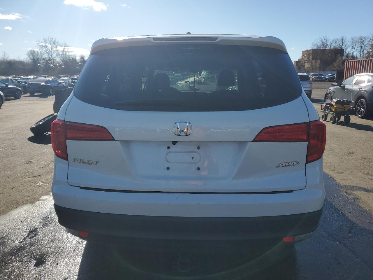 2018 Honda Pilot Exln VIN: 5FNYF6H70JB031287 Lot: 92331235