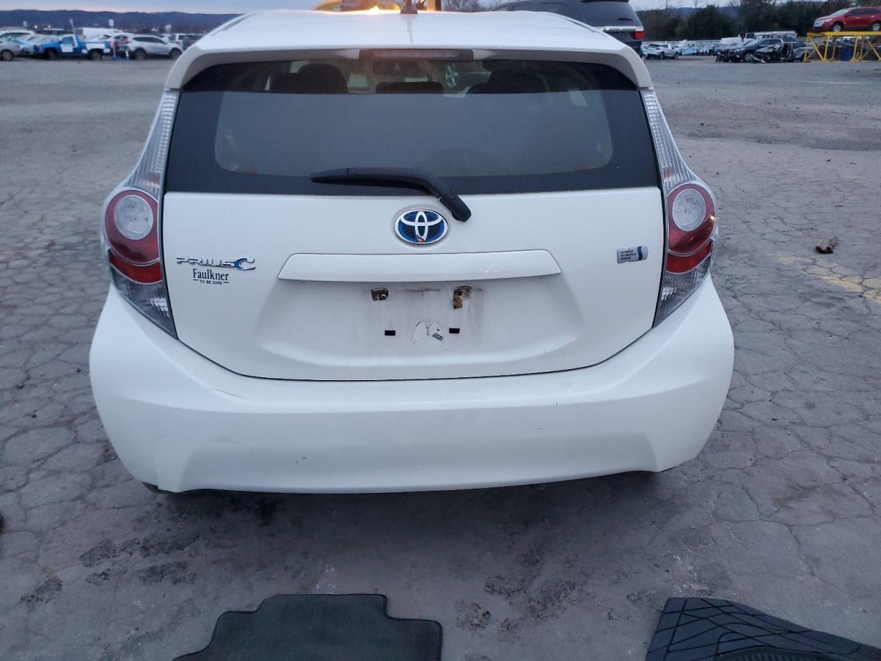 2014 Toyota Prius C VIN: JTDKDTB38E1077237 Lot: 92907695