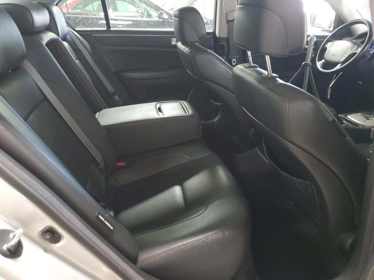 2013 Hyundai Genesis 3.8L VIN: KMHGC4DD6DU235832 Lot: 92301085