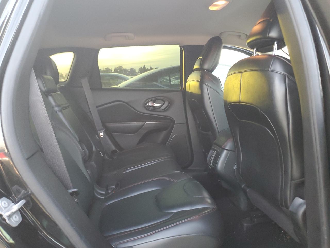 2015 Jeep Cherokee Trailhawk VIN: 1C4PJMBB9FW607070 Lot: 90738135