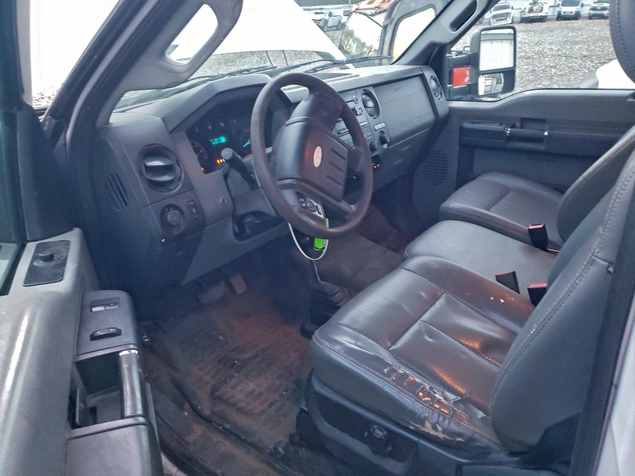 2011 Ford F350 Utility / Service Truck VIN: 1FDRF3H62BEA33387 Lot: 94233225