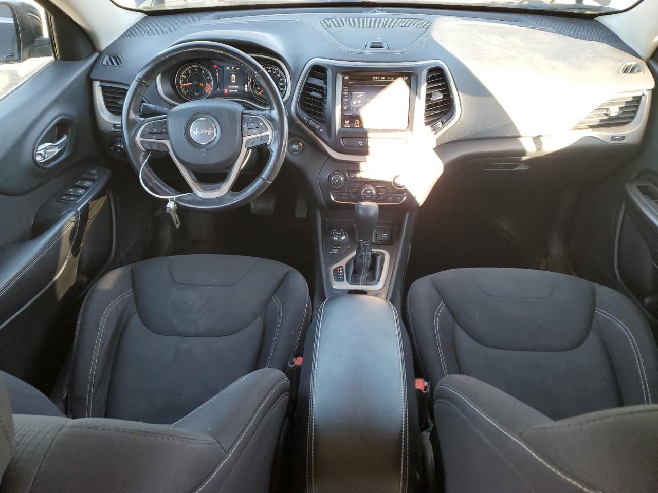 2015 Jeep Cherokee Latitude VIN: 1C4PJMCS7FW541424 Lot: 90412715