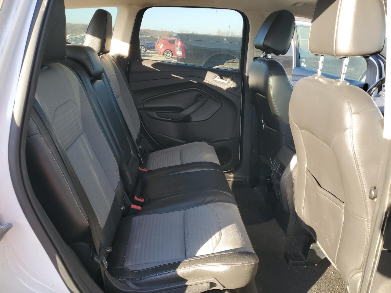 2017 Ford Escape Se VIN: 1FMCU0G99HUB81671 Lot: 92798175