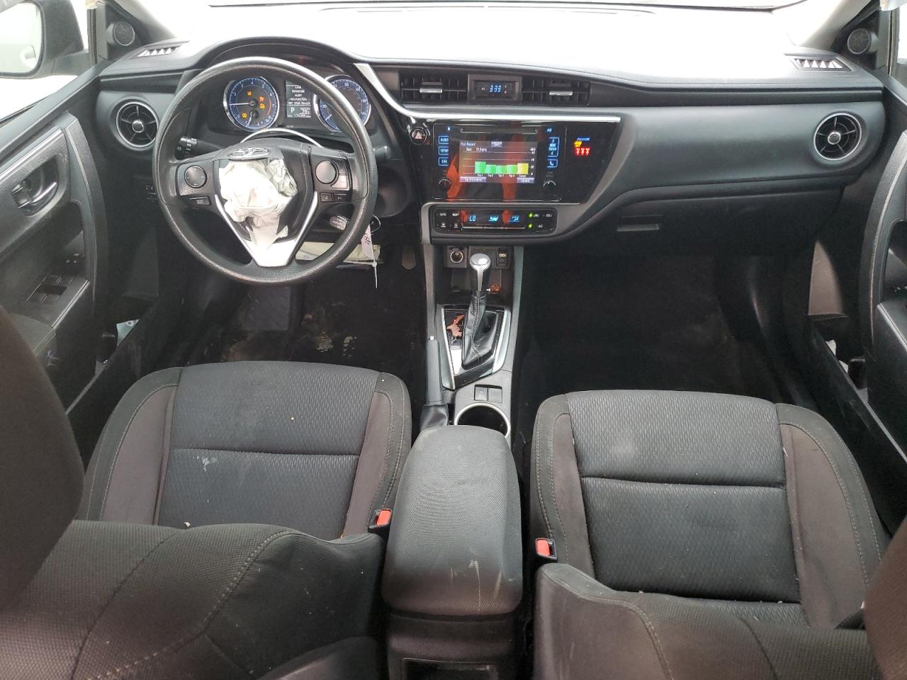 2018 Toyota Corolla L VIN: 5YFBURHE3JP786773 Lot: 92744875