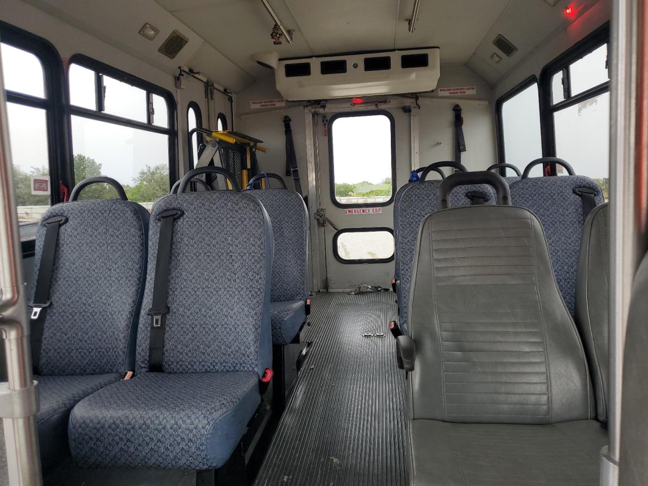 2011 Ford Econoline E450 Super Duty Cutaway Van VIN: 1FDFE4FS6BDA54504 Lot: 91670185