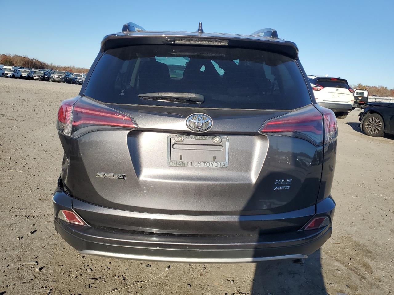 2017 Toyota Rav4 Xle VIN: JTMRFREV3HJ709476 Lot: 92477295
