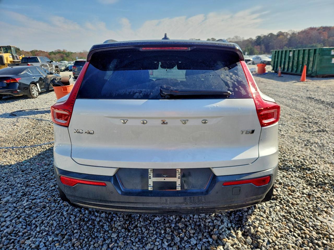 2021 Volvo Xc40 T5 R-Design VIN: YV4162UM5M2472293 Lot: 93947835