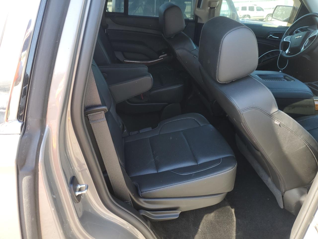 2018 Chevrolet Tahoe C1500 Premier VIN: 1GNSCCKCXJR355951 Lot: 92992115