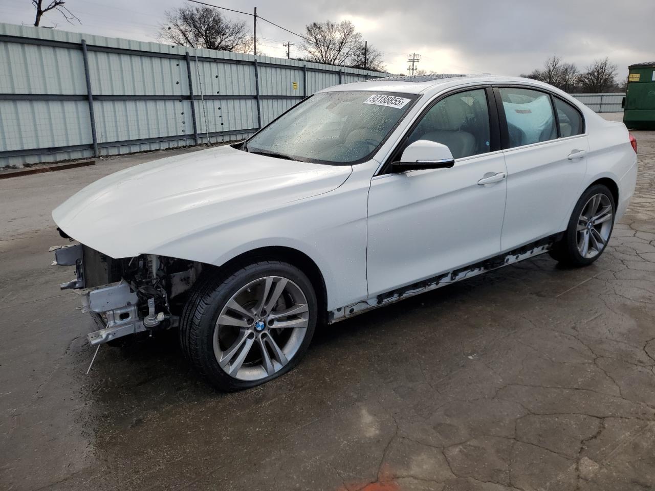 Фото: WBA8B7G53HNU37140