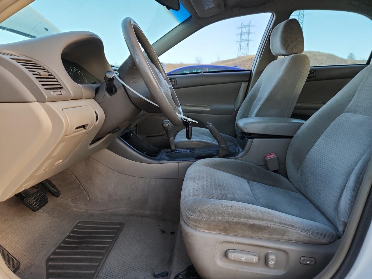 2004 Toyota Camry Le VIN: 4T1BF32K44U073065 Lot: 93306095