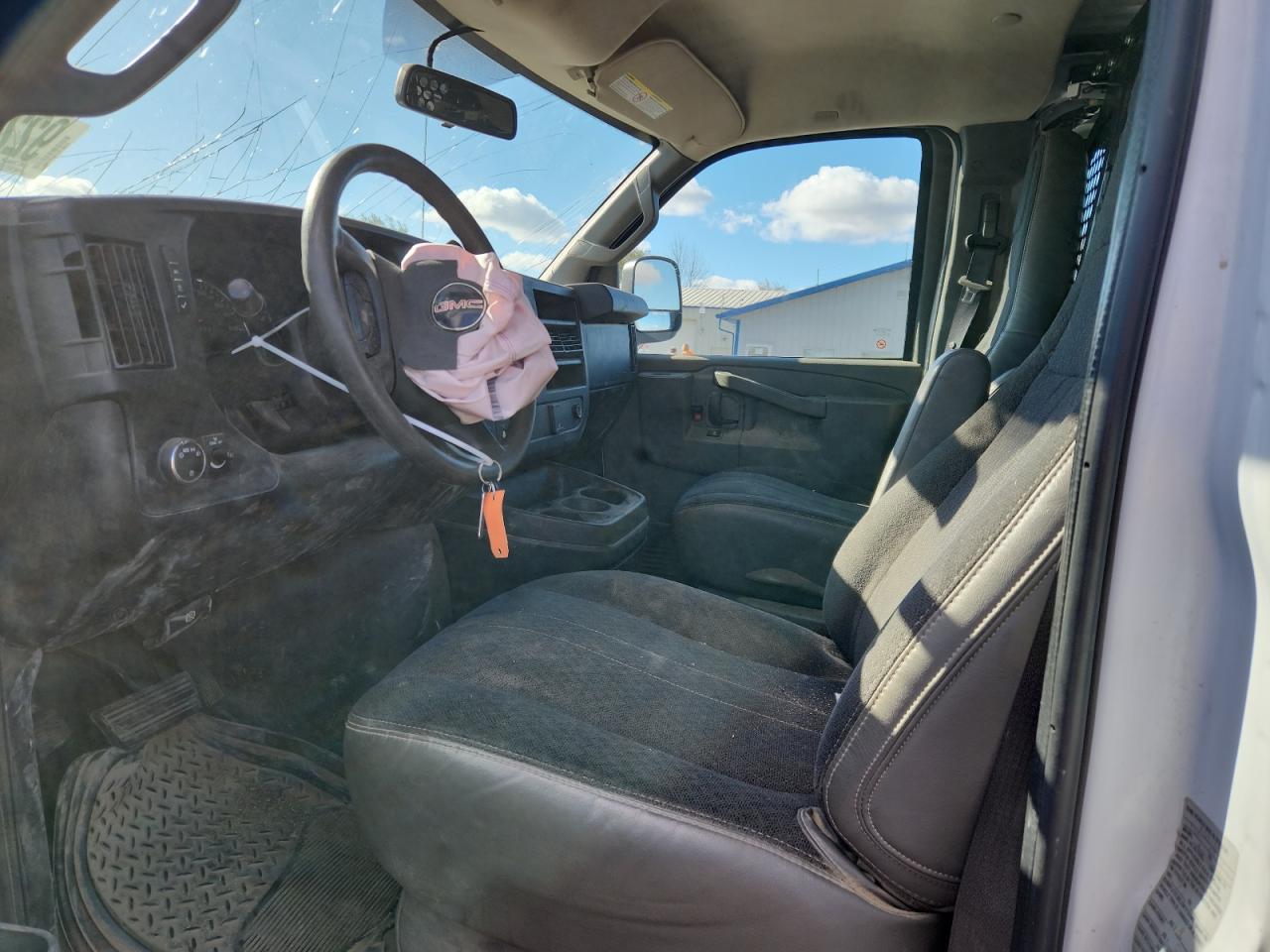 2019 GMC Savana G2500 VIN: 1GTW7AFGXK1236216 Lot: 92270335