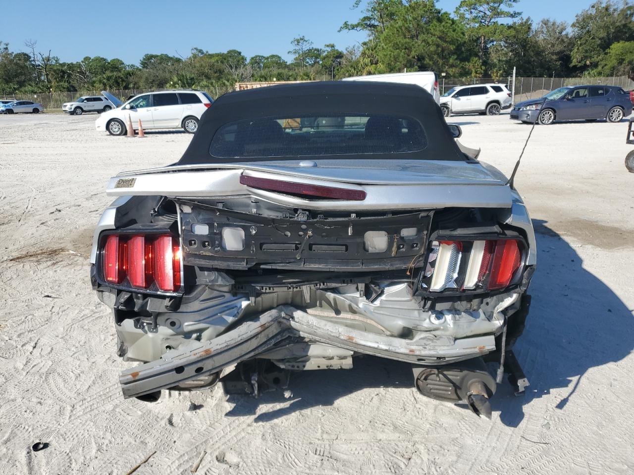 2017 Ford Mustang VIN: 1FATP8UH3H5245239 Lot: 93376205