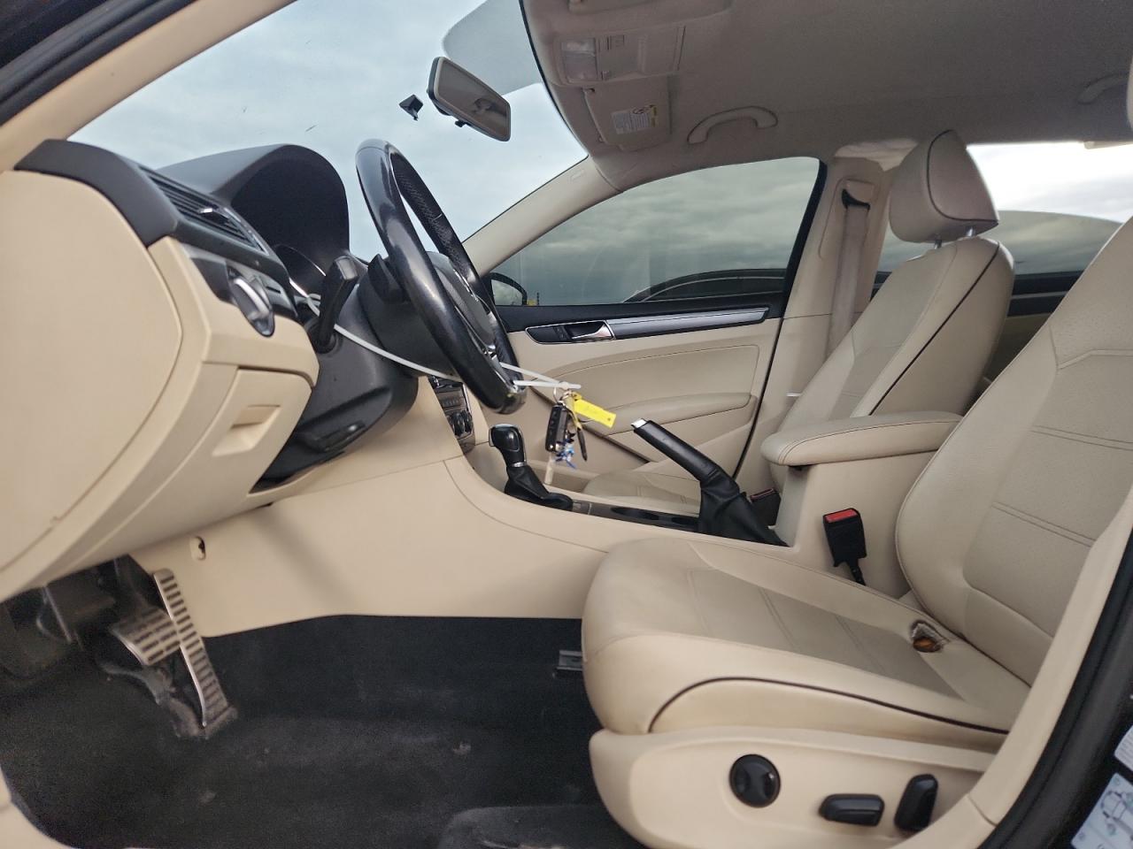 2017 Volkswagen Passat R-Line VIN: 1VWDT7A37HC010784 Lot: 93087055