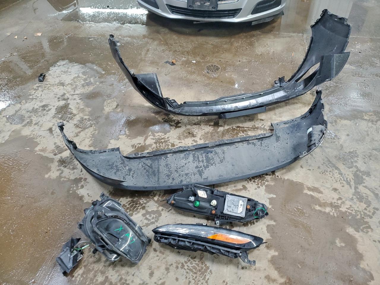 2018 Jeep Cherokee Latitude Plus VIN: 1C4PJLLB2JD584874 Lot: 94700235