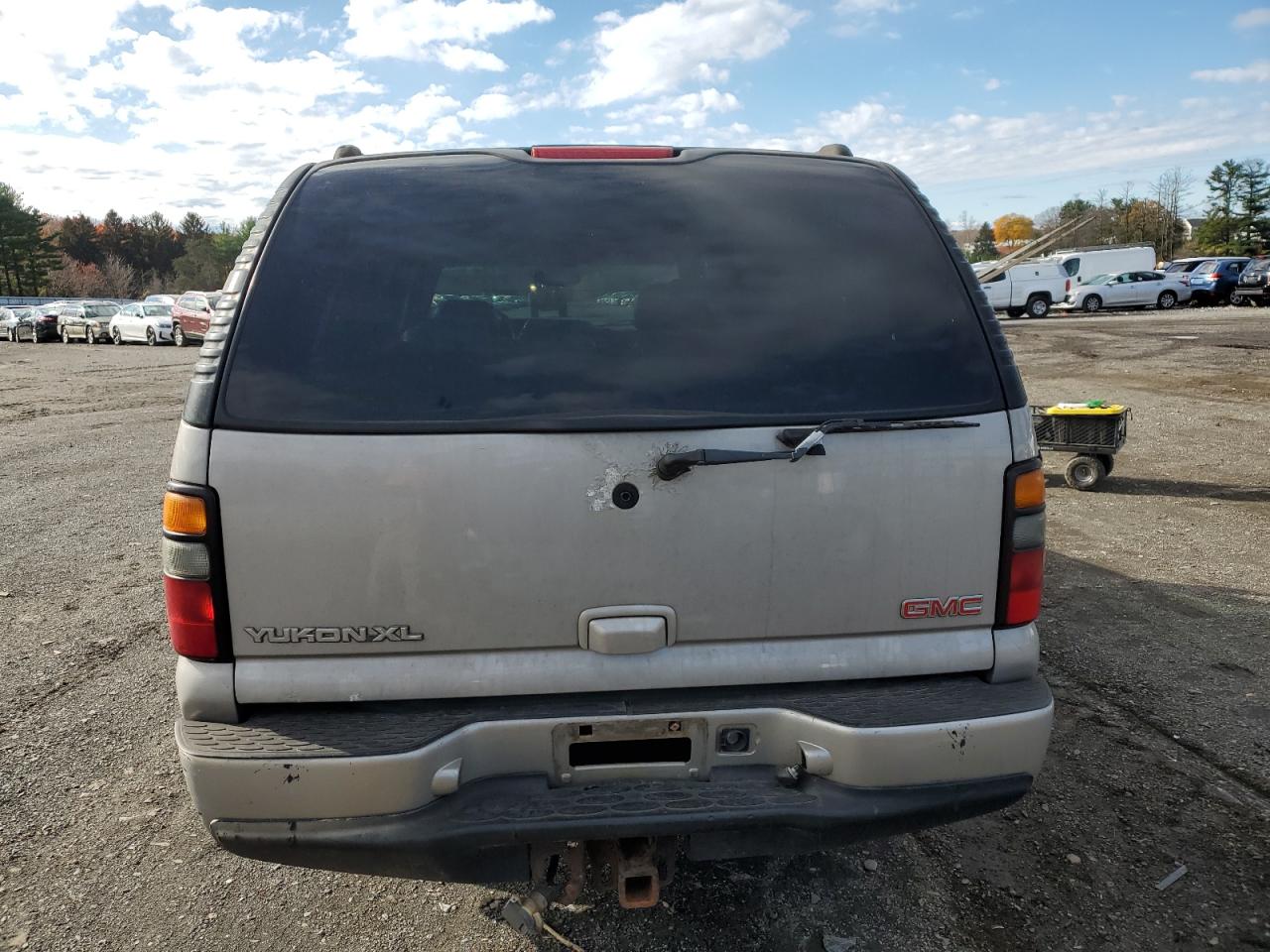 2005 GMC Yukon Xl Denali VIN: 1GKFK66U35J208655 Lot: 81421325