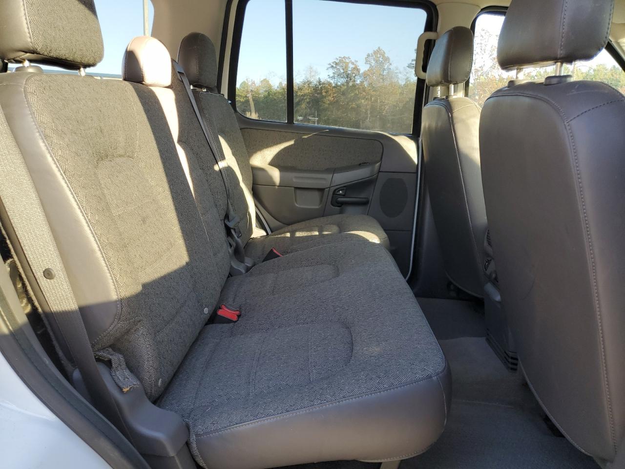 2004 Ford Explorer Xls VIN: 1FMZU72K54ZA73493 Lot: 92523555