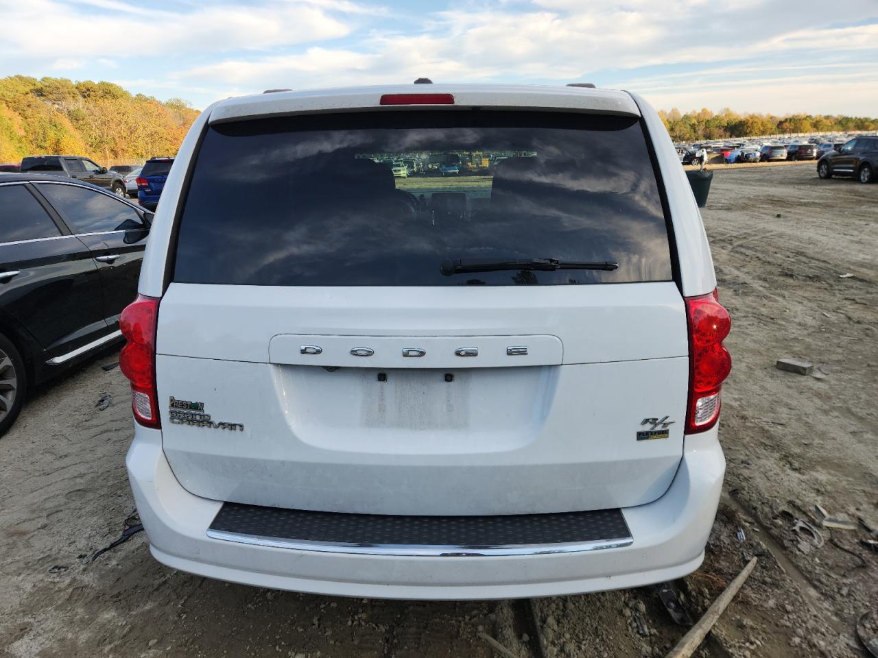 2014 Dodge Grand Caravan R/T VIN: 2C4RDGEGXER472827 Lot: 91266845