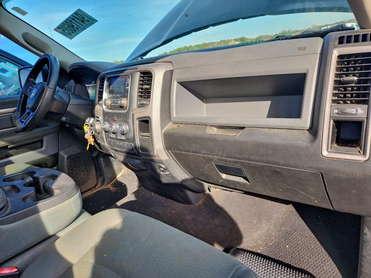 2017 Ram 1500 St VIN: 3C6JR6ATXHG745679 Lot: 94119685