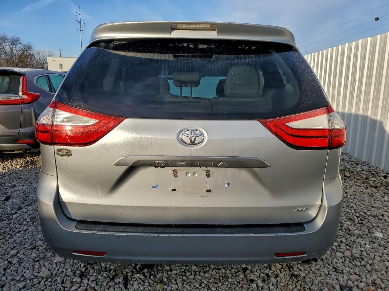 2016 Toyota Sienna Xle VIN: 5TDYK3DC7GS736881 Lot: 93614455