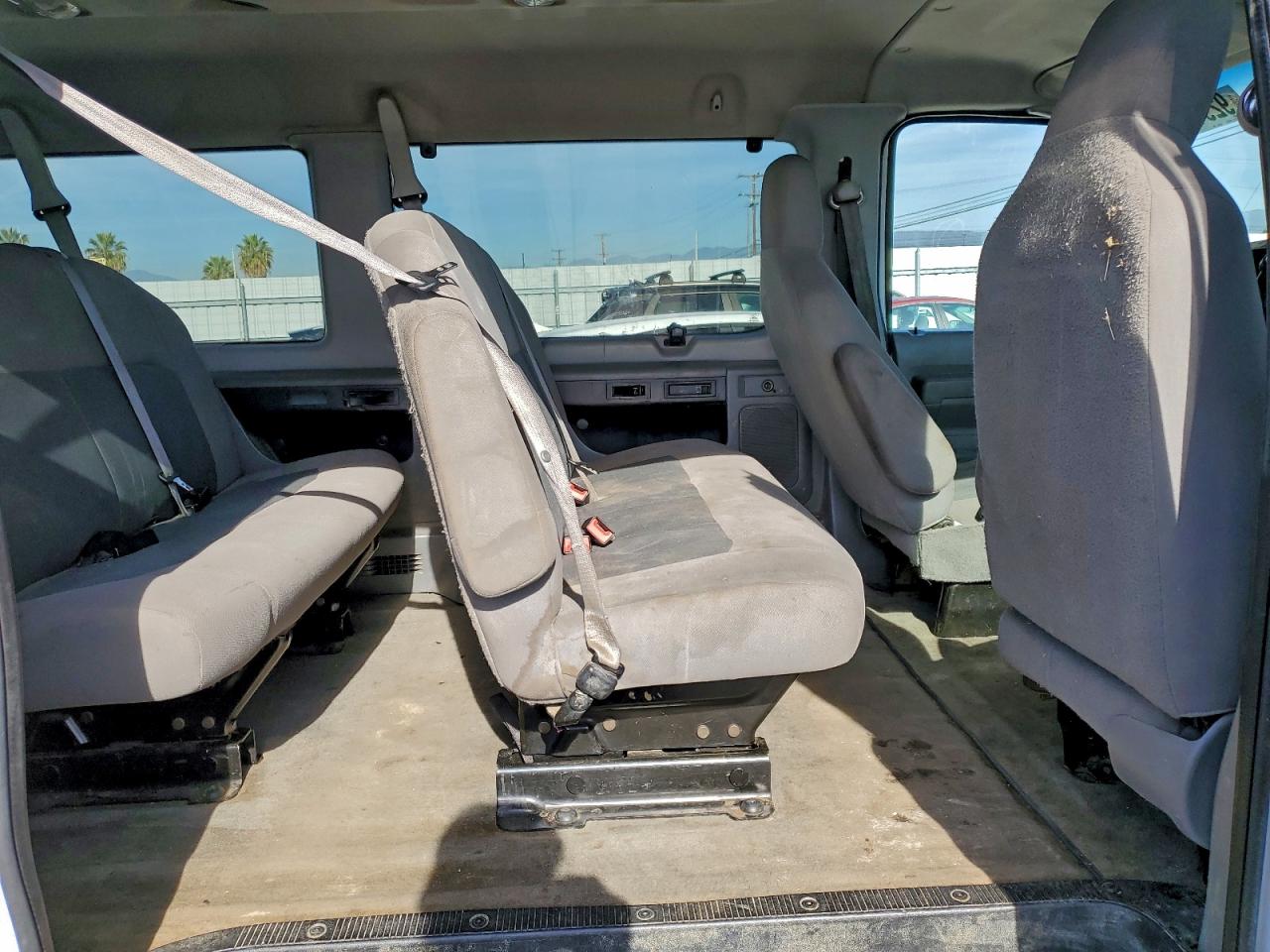 2013 Ford Econoline E350 Super Duty Wagon VIN: 1FBSS3BL1DDA90998 Lot: 92915225