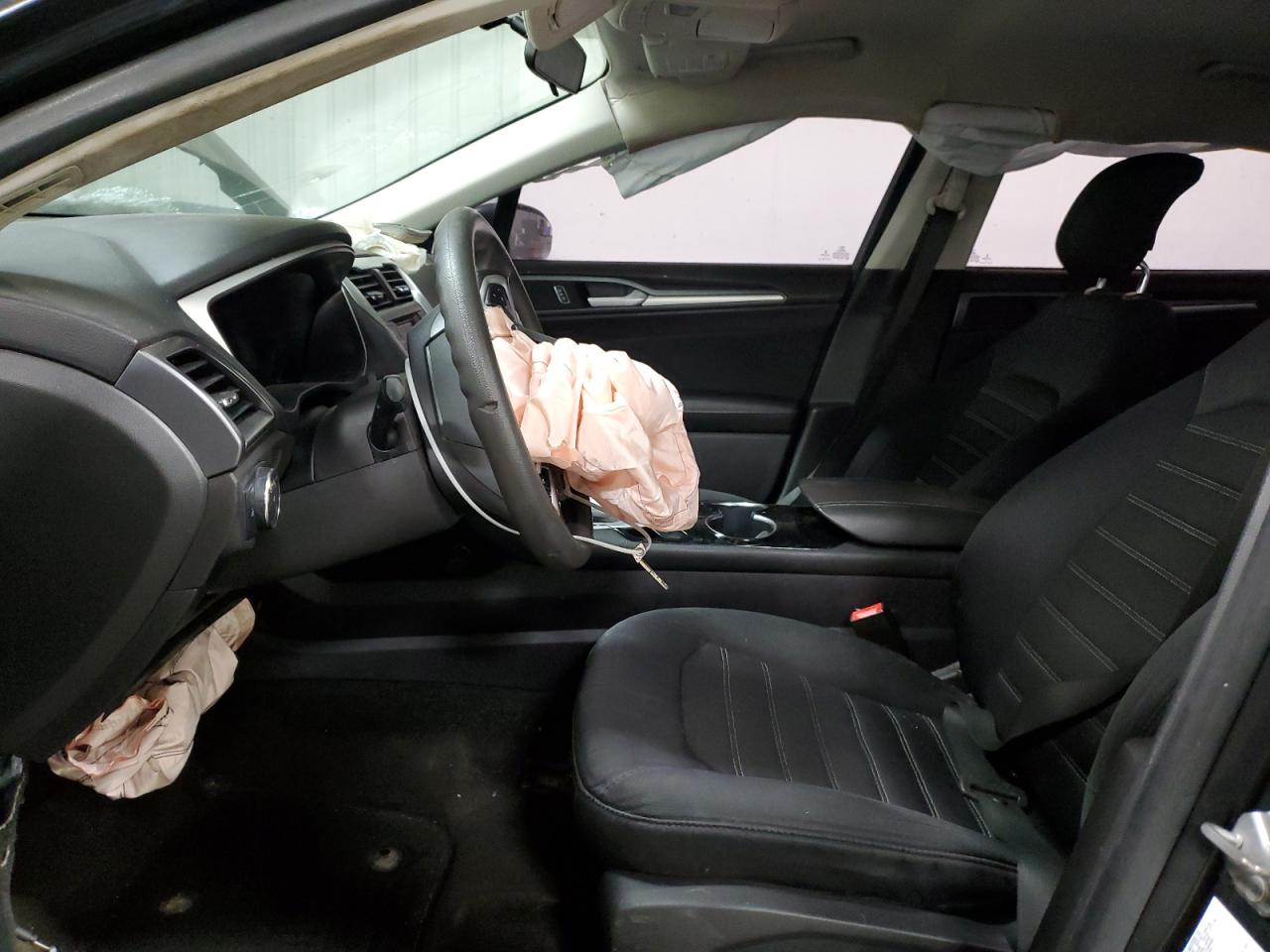 2014 Ford Fusion Se VIN: 1FA6P0H70E5404777 Lot: 92221945