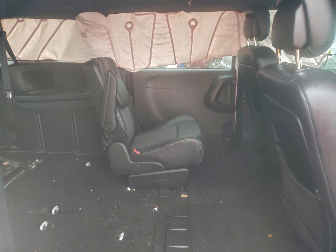 2014 Chrysler Town & Country S VIN: 2C4RC1HG6ER227955 Lot: 93938155