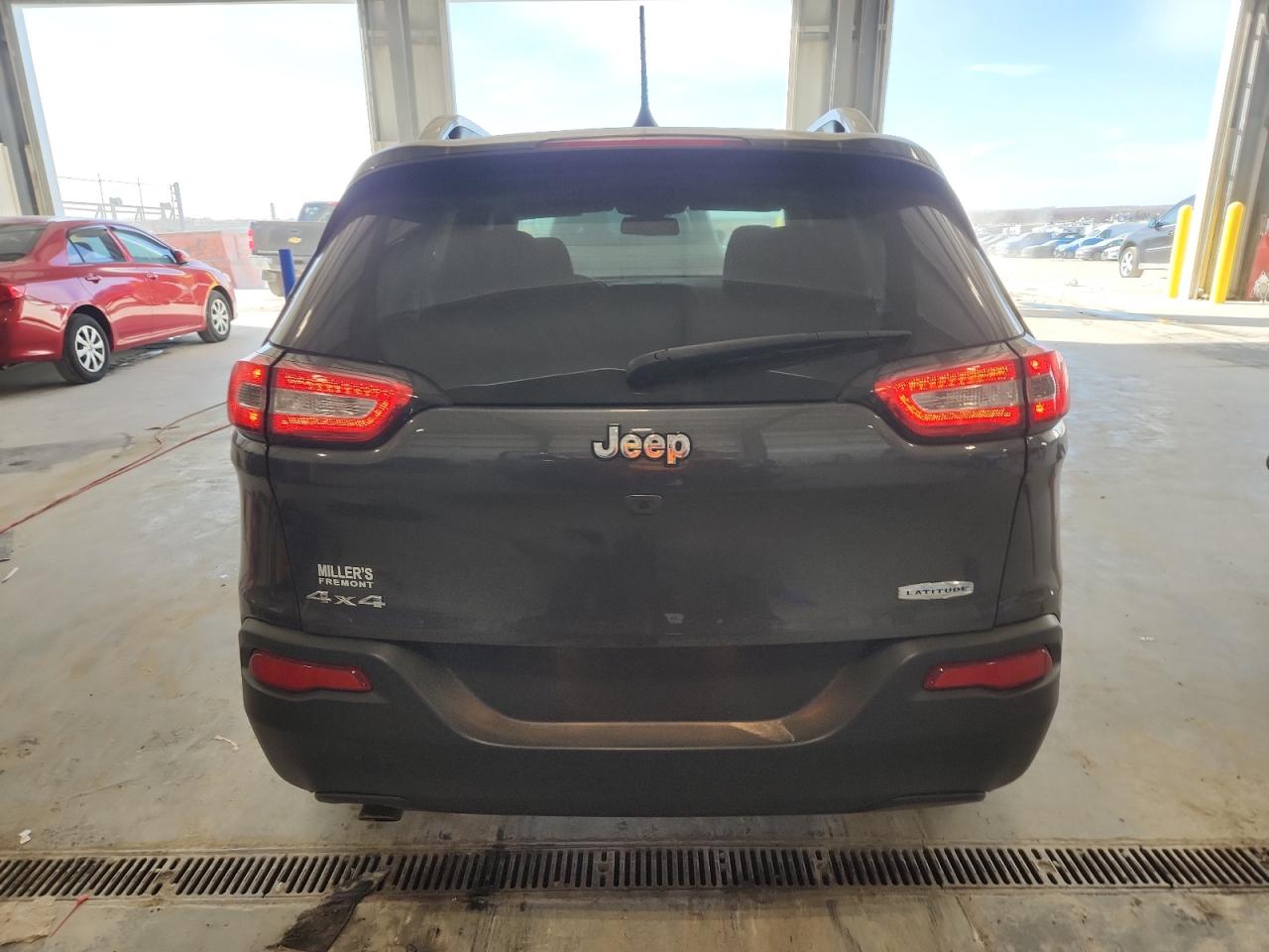 2016 Jeep Cherokee Latitude VIN: 1C4PJMCB3GW148909 Lot: 92486445