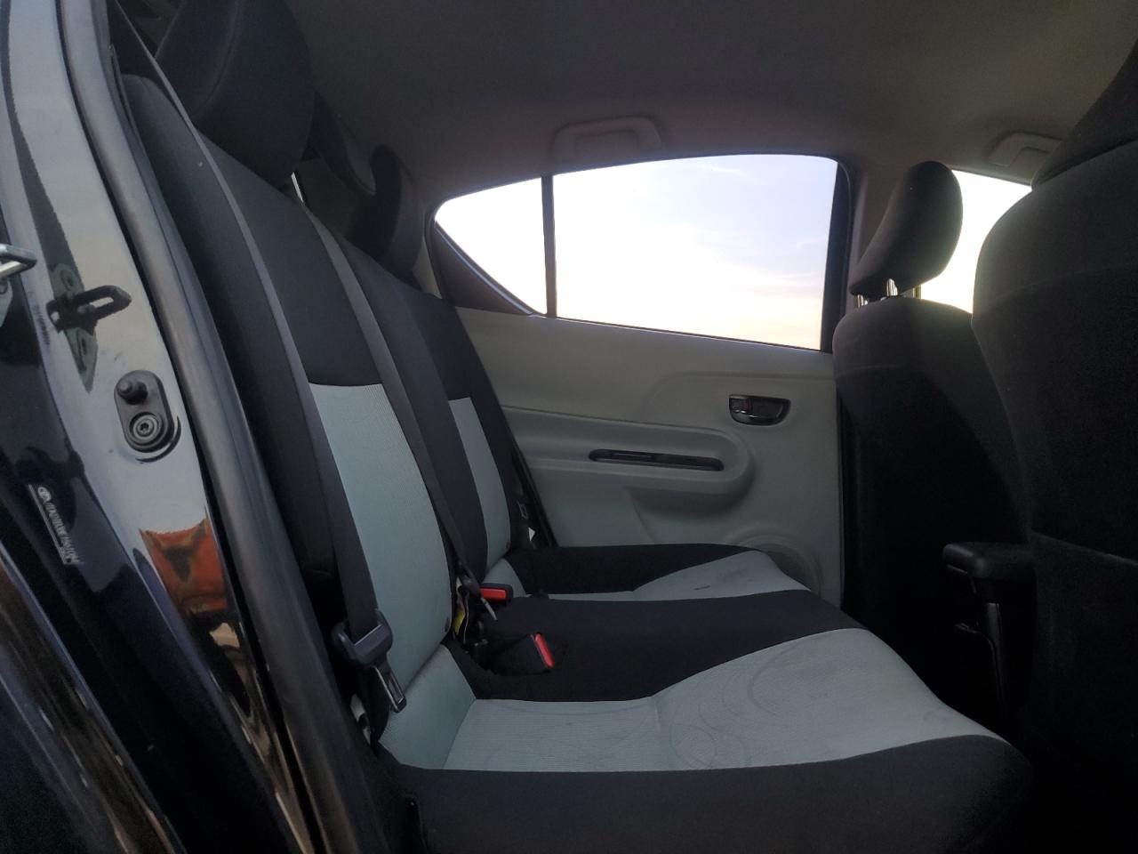 2014 Toyota Prius C VIN: JTDKDTB38E1561084 Lot: 93500535