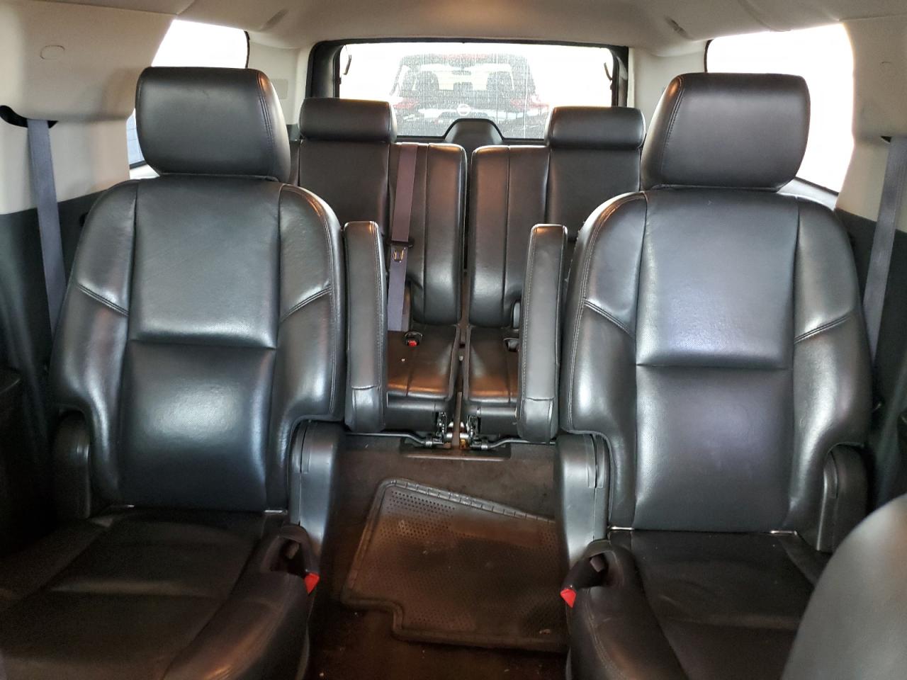 2011 GMC Yukon Xl Denali VIN: 1GKS2MEF9BR198717 Lot: 92698585