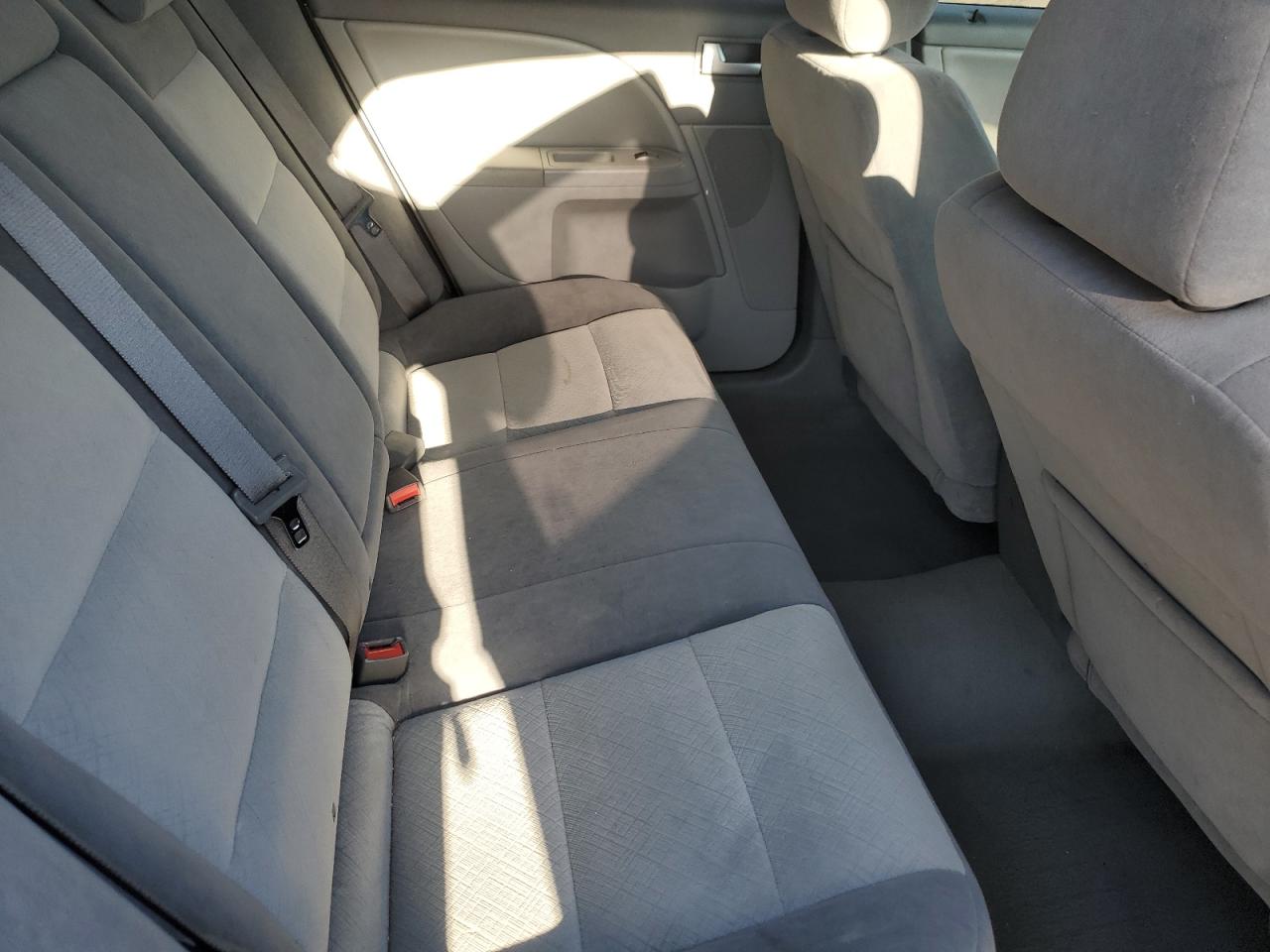 2005 Mercury Montego Luxury VIN: 1MEFM40105G613585 Lot: 92436195