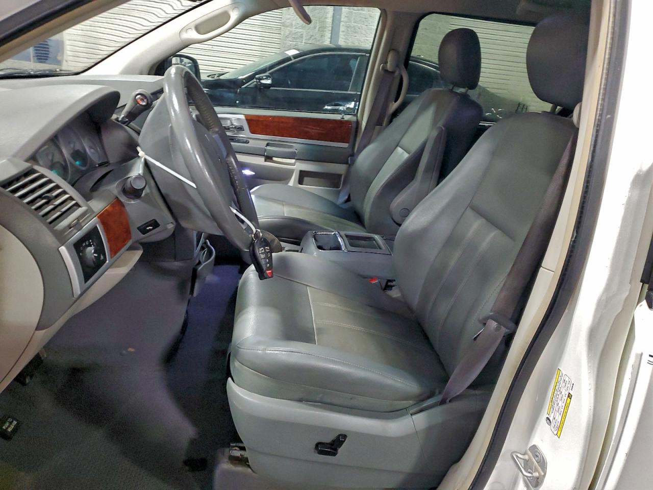 2009 Chrysler Town & Country Touring VIN: 2A8HR54189R525750 Lot: 93050155